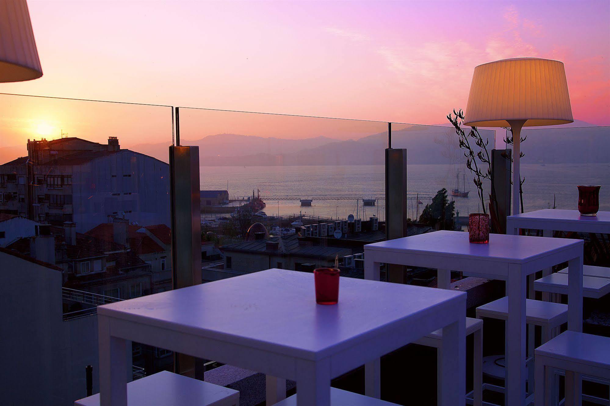 فندق آند سبا جران ناجاري بوتيك فيجو المظهر الخارجي الصورة Sunset at the bar